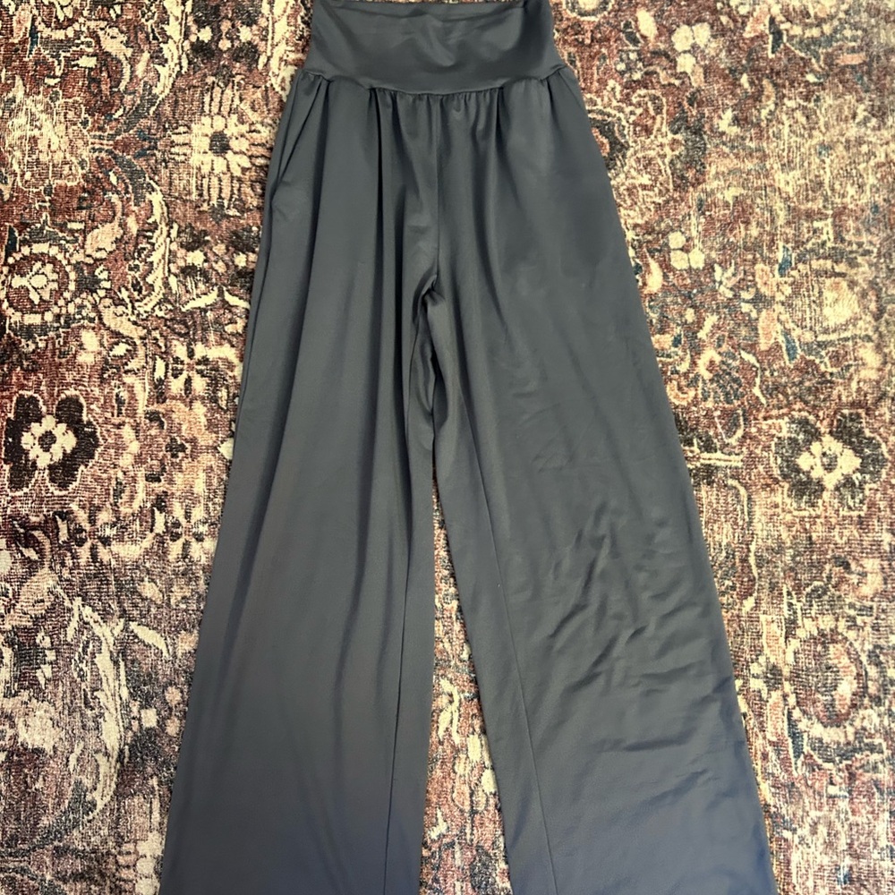 Amazon Charcoal Women's Wide-Leg Pants